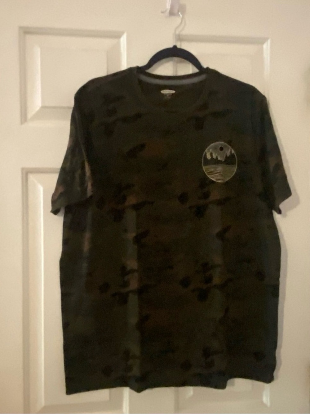 Multiples Men's Short Sleeve Camo Tee with Nature Chest Patch - Olive & Black